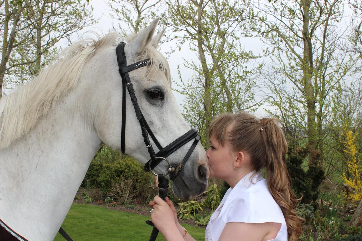 Anden særlig race Meritza - PriNSeSseN<3 - 9. Maj 2013 - Min konfirmation :)) billede 3