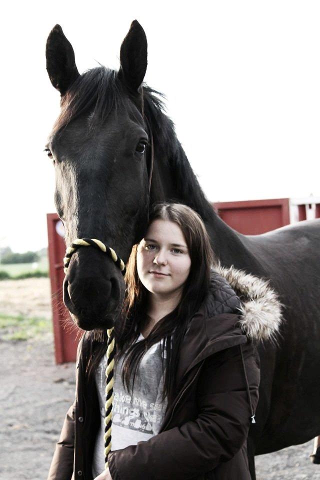 Oldenborg Olfert Almager - A horse is not a toy,but it is a living creature that lives and breathes and has feelings.
Foto: Anella. billede 4