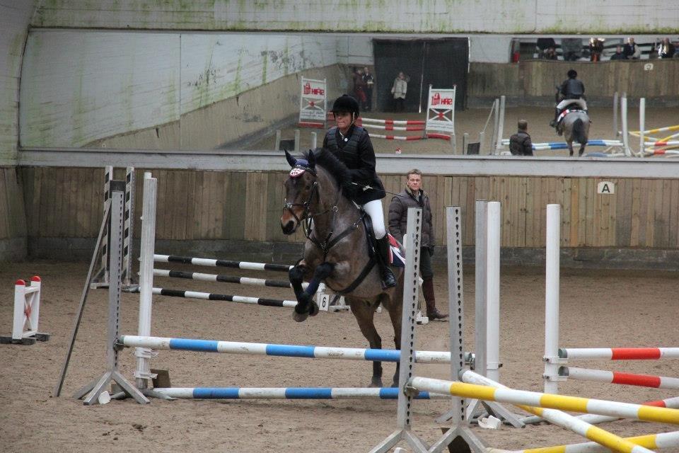 Connemara Jester - Springstævne på MAR. LE og var fejlfri <3<3 tag lige et kig på hans forben ! billede 5