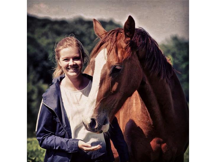 {{currentPhoto.altText}} billede {{currentPhoto.number}}