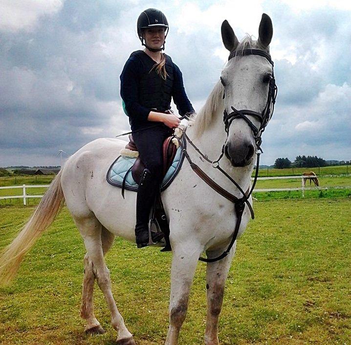 Ungarnsk Varmblod  Favourite (BO!) - Første gang jeg sad på Bo<3 billede 4