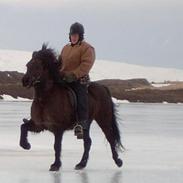 Islænder Hrafntinna Straumi