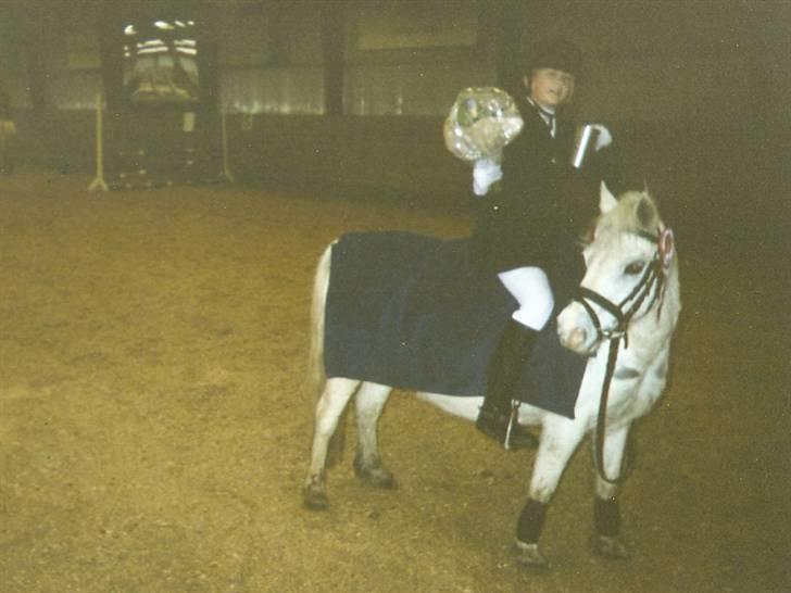 Dartmoor † Donna af stegstedgård † - Donna og jeg med vores præmier (klubmesterskab - spring) billede 12