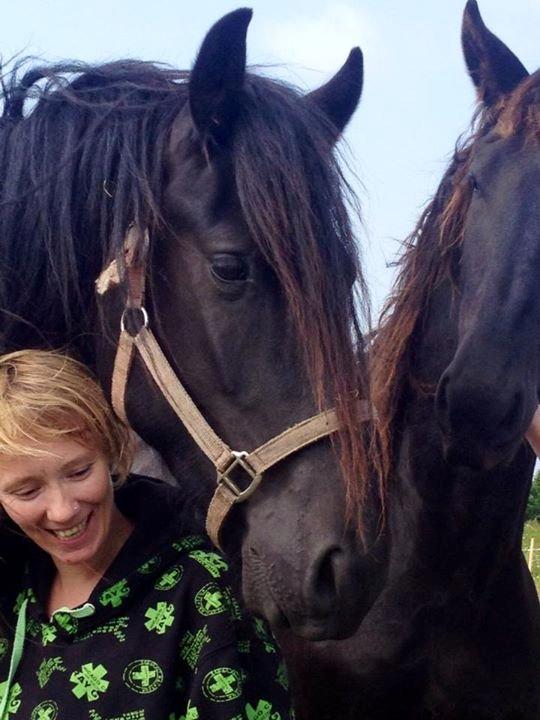 Frieser hasse krongaard - han syndes det er hyggeligt at ligge hovedet bag min skulder billede 3