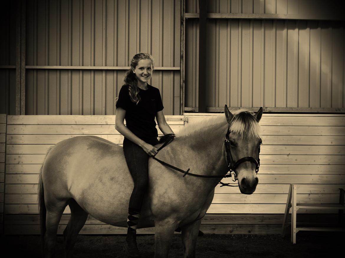 Anden særlig race Tøsne - Min skønne pony og mig, 04-08-2013 billede 2