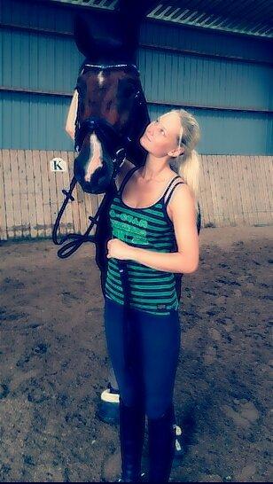 Dansk Varmblod Ocabell - Efter en god træning. Første gang i Rolfsted.  billede 10