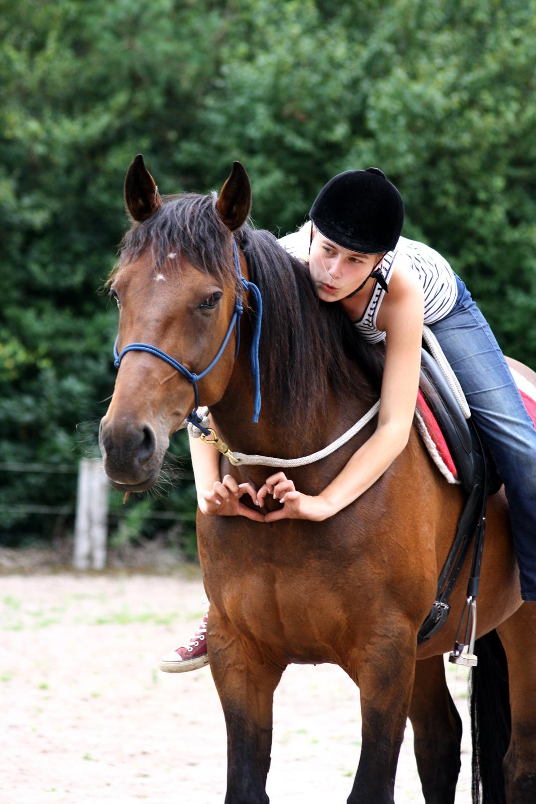 Traver | Kaliber Toft - Evigt fri <3 - Det kendte hjertebillede! Vi er med på moden!! <3 [Foto: Maiken A. Engestoft] billede 3