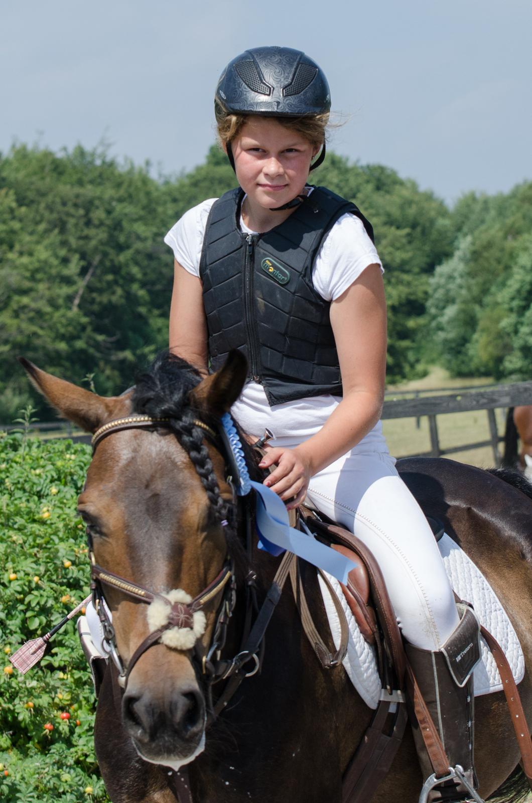Anden særlig race shannon/shane - mig og min ponny med en fin NSR sløjfe <3<3 billede 13