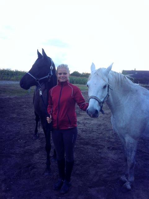DSP Bakkegaarden's Mrs Magic - Første dag med Magic - Oliver fik jeg en ny ven - Niece og Onkel billede 9