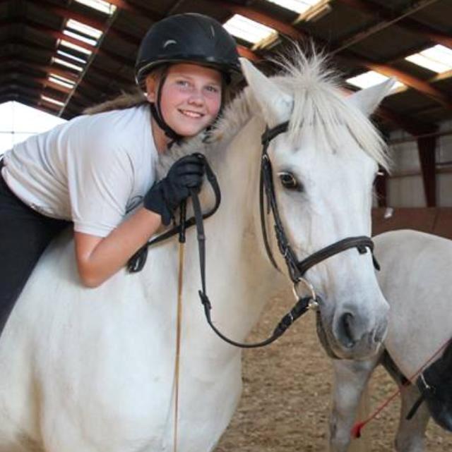 Anden særlig race Tinka - En dag tog jeg mig selv i at smile uden grund. Så indså jeg det var fordi jeg tænkte på dig<3 billede 2