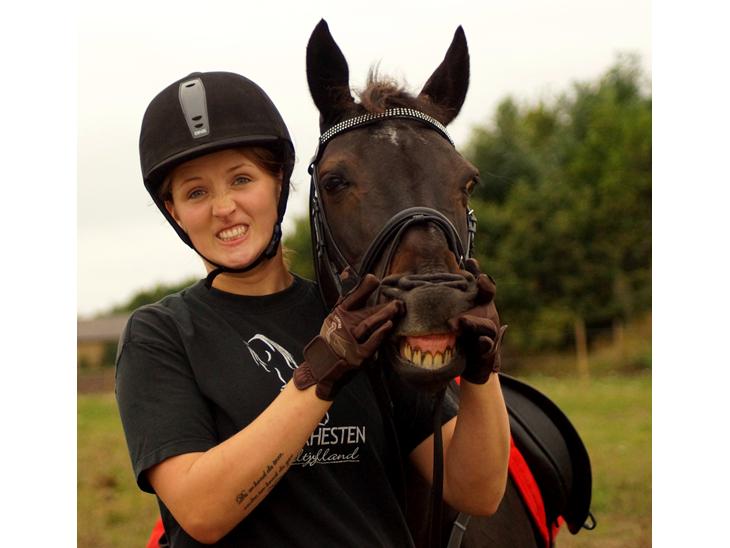 {{currentPhoto.altText}} billede {{currentPhoto.number}}