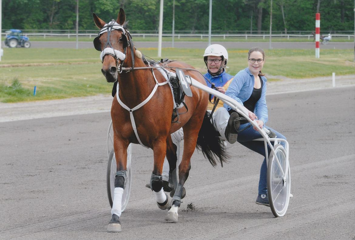 Traver Omars Sahara - Min lille sejrsmaskine.
På æresrunde efter hendes 2. karrieresejr :) billede 14