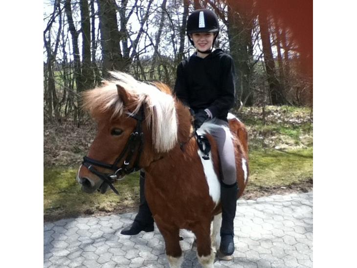 {{currentPhoto.altText}} billede {{currentPhoto.number}}