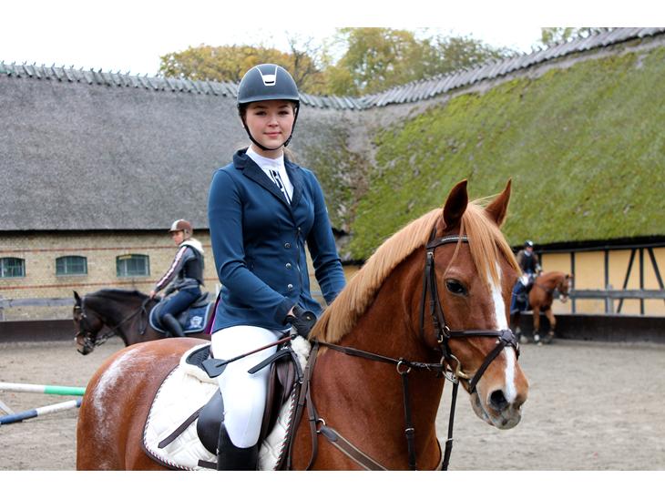 {{currentPhoto.altText}} billede {{currentPhoto.number}}