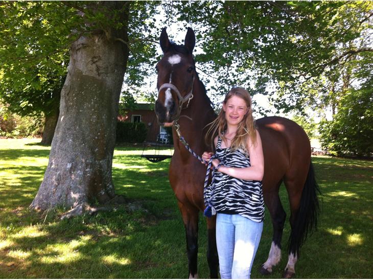 {{currentPhoto.altText}} billede {{currentPhoto.number}}