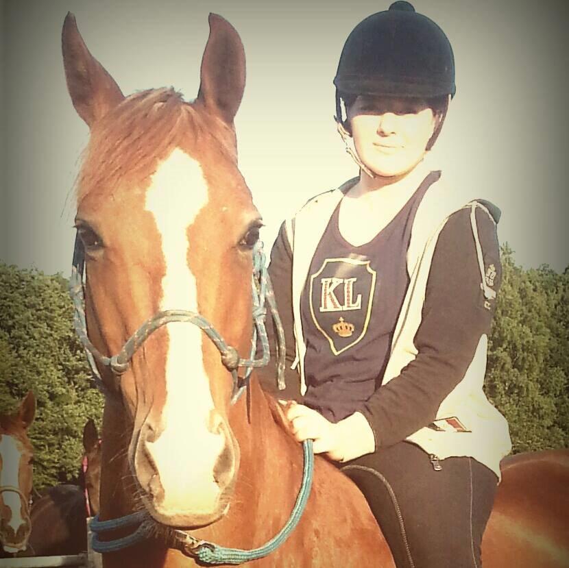 Dansk Varmblod Samwise gamgee - Engang i sommer 2013 red vi en tur i rebgrime og uden sadel. Vil liiiiige pointere det er en Sam-Sam/Michellino hest, og den er ikke blød i potten. Man rider ikke på stamtavlen, men den måde du behandler hesten på. Foto: Trine Larsen billede 17