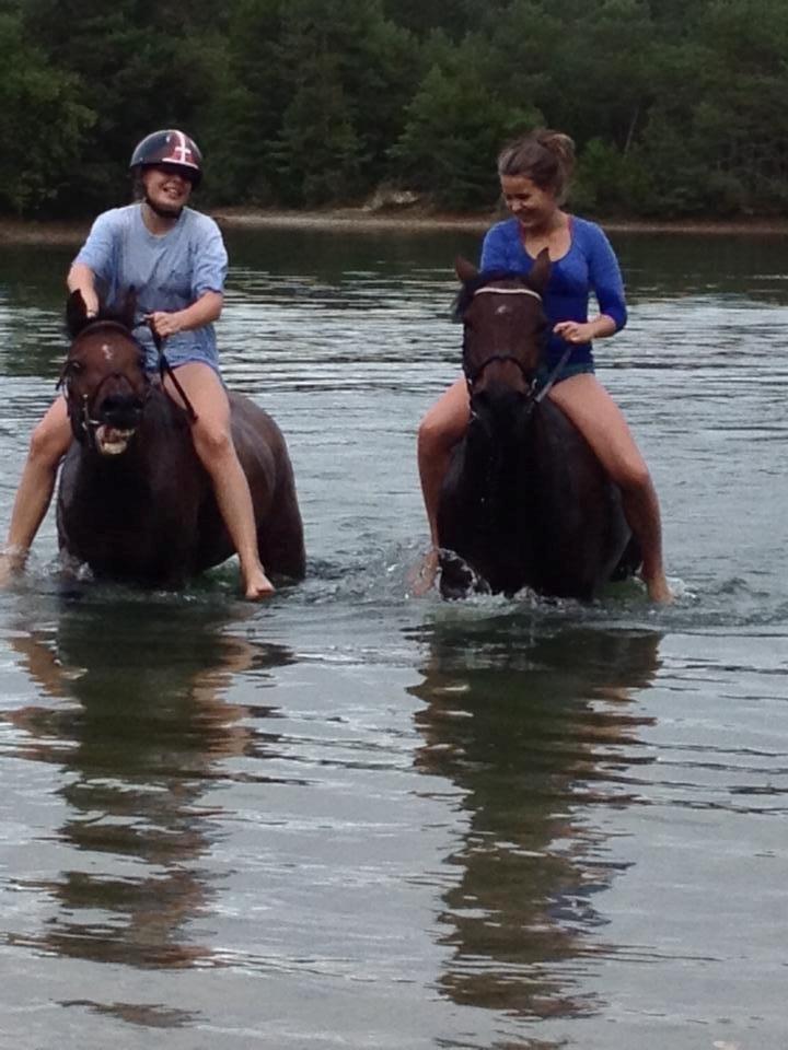 Connemara Pegasus - Hot and Sweet - Den Kunstige Sø, sammen med Frederikke og Lady. billede 3