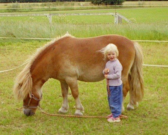 Shetlænder Artus - Mig der holder Artus da jeg var lille:-D billede 4