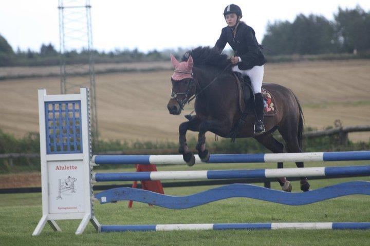 Anden særlig race Luna - Vores sidste stævne efter jeg blev 16 år hvor vi startede lc.. Det var tider men vores eventyr stopper ikke her <3 <3 billede 3