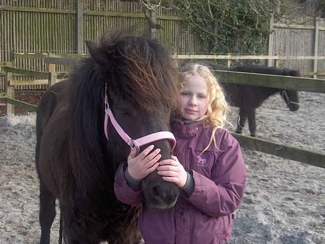 Islænder Sif fra Pilbrodalen Død - Er vi ikke cute??? <3<3<3 billede 4