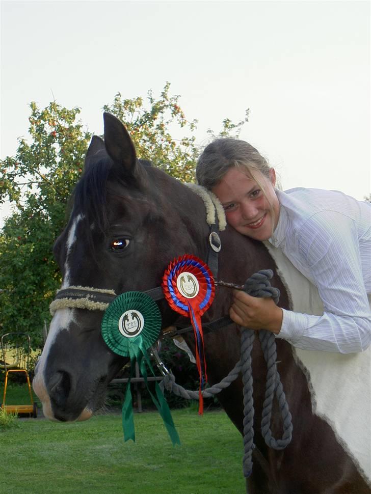 Anden særlig race sissi.dk Tento(solgt) - 2) Tento og mig med vores "fangst" til Kellerup´s stævne d. 11-12/8-07 billede 2