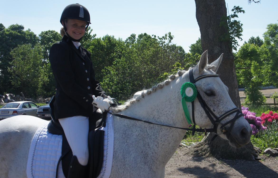 Anden særlig race Misti <3 - Præmieoverrækkelse på SRØ, d 1/6-13. 4. plads i LC1 :) billede 9