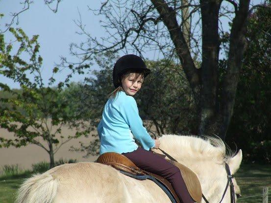 Fjordhest Flicka - Da jeg var lille og red på hende billede 18