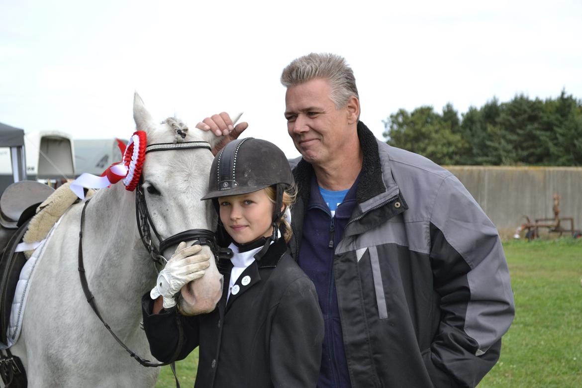 Welsh Pony (sec B) Foxy - Efter præmie overrækkelse. billede 2