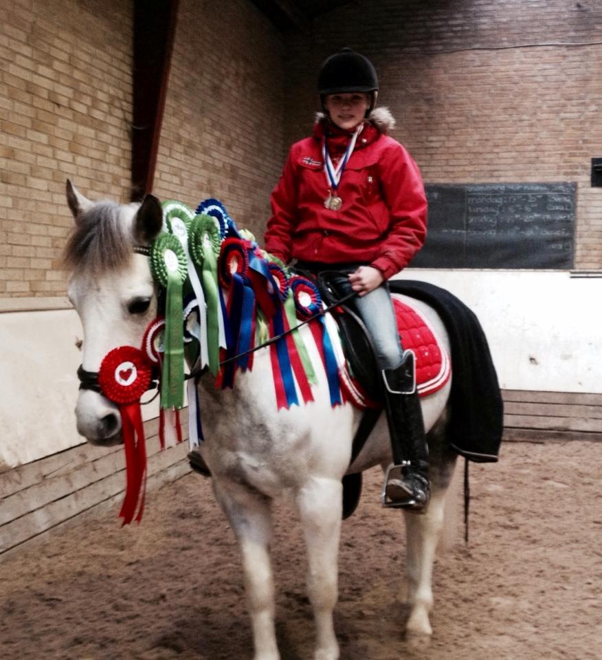 Anden særlig race Ellegårdens Bjarne a.k.a Casmir - Et sidste billede med vores placeringer på C-plan! er stolt af min lille prut <3 billede 7