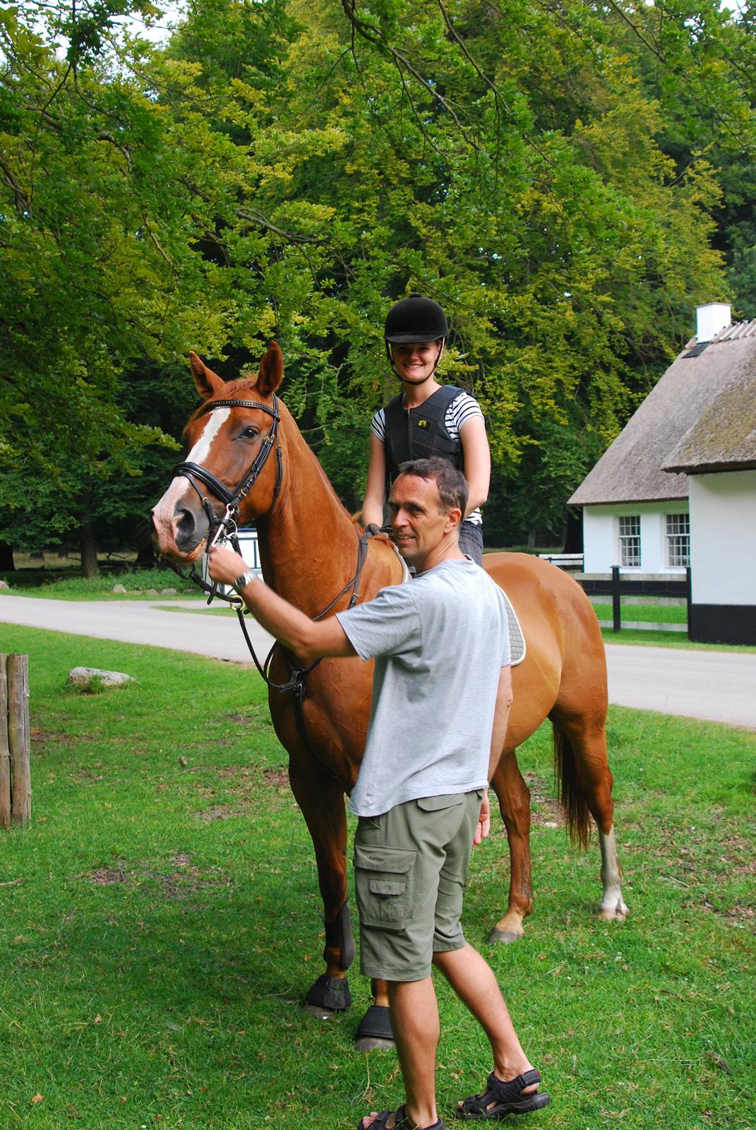 Dansk Varmblod Lester Estelle - Lester-drengen, farmand og jeg i Dyrehaven. August 12 billede 7
