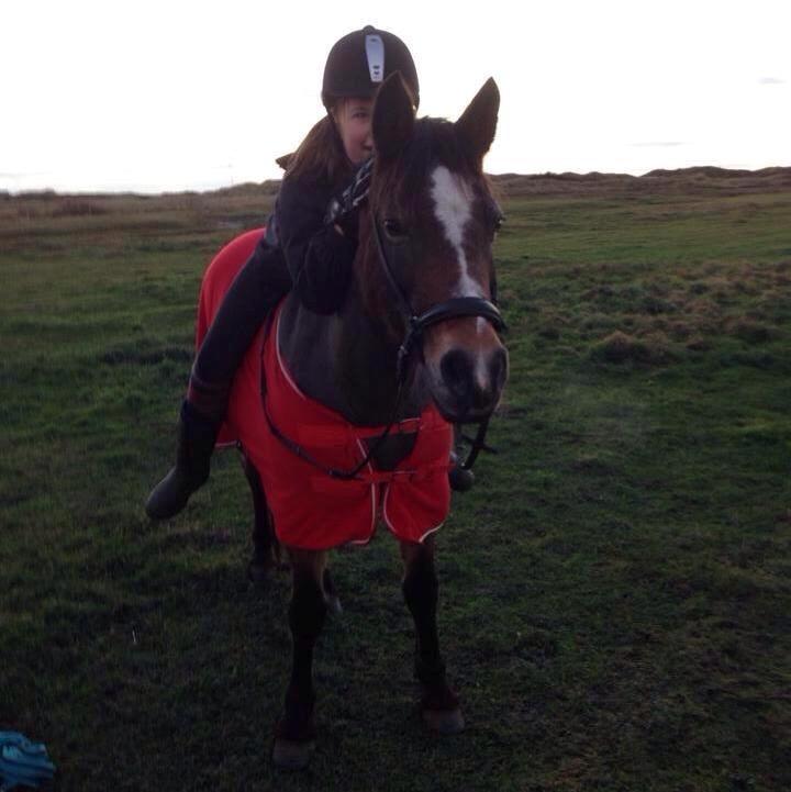 Anden særlig race Bonnie <3 - You & I.
We don't wanna be like them.
We can make it till the end.
Nothing can come between.  billede 2