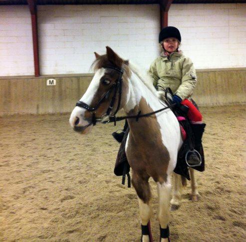 Anden særlig race Dyrekærgårds Indian Bahari - Harry og jeg da jeg næsten lige havde fået hende. billede 13