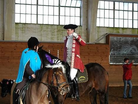 Anden særlig race Lotte R.I.P - sofia og lotte i det blå :) billede 10