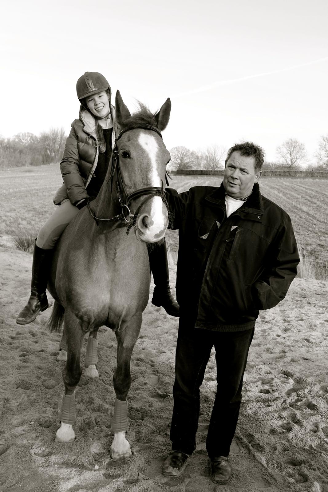 Frederiksborg Tastum Queen - Tak for kigget. Læg gerne en kommentar og bedømmelse :-) p.s. billedet er med Queens ejer, som også rider hende billede 11