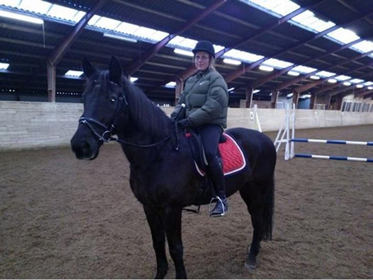 {{currentPhoto.altText}} billede {{currentPhoto.number}}