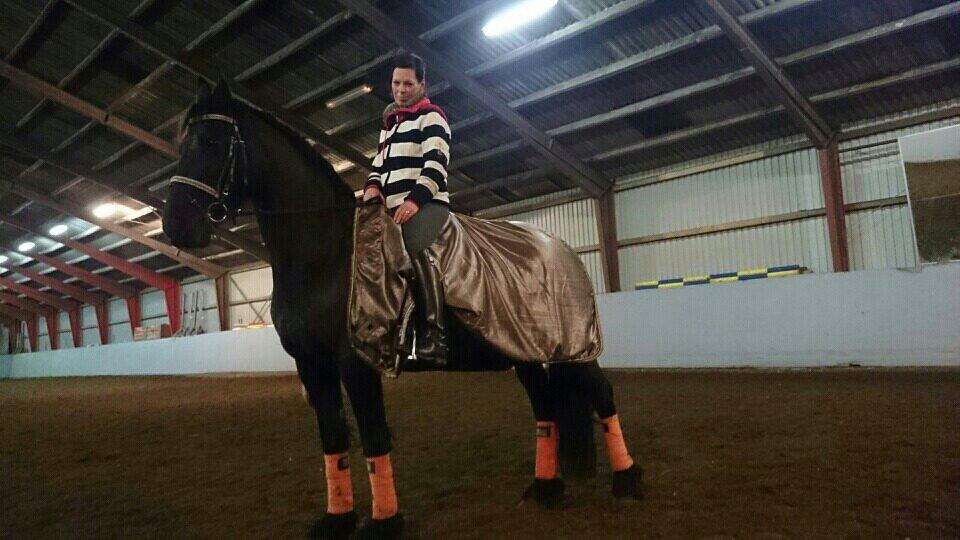 Frieser Kamira faw Dean billede 16