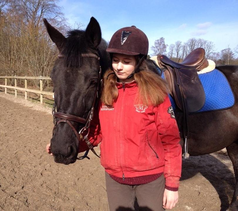 Anden særlig race Willow - Willow og jeg efter første gang jeg sad på hende efter min ulykke. billede 12