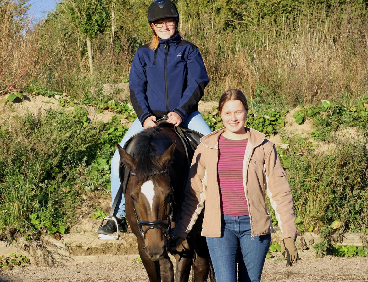 Trakehner Beautyful Diva - Mine 2 bedste veninder, i bringer den største glæde frem i mig! - September 2013 - Fotograf: Mor billede 10