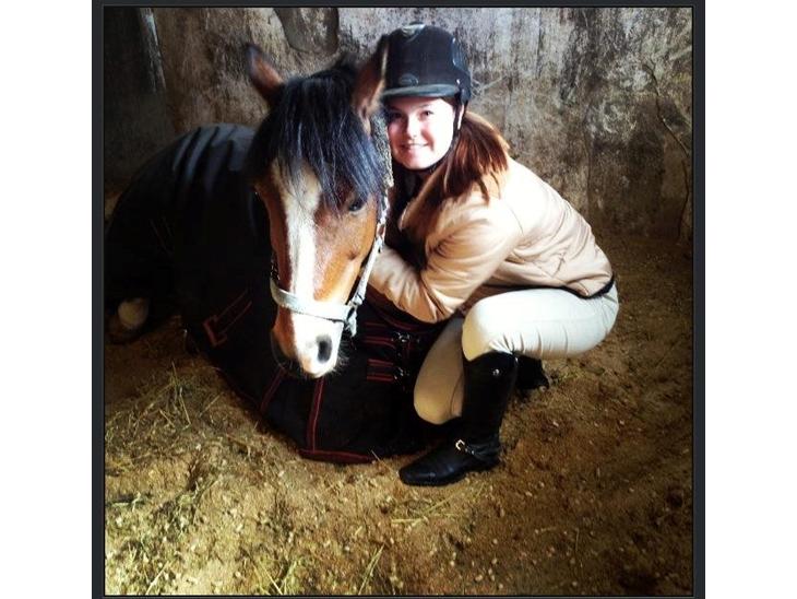 {{currentPhoto.altText}} billede {{currentPhoto.number}}