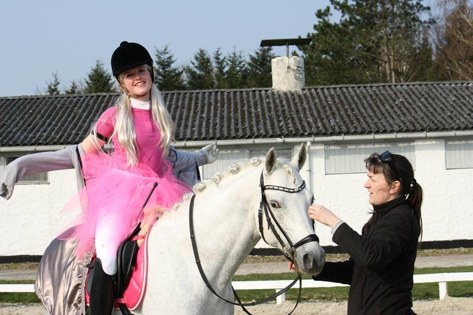 DSP Toftegaard's Hurricane SPH 182 <3 *A-Pony* - De to der altid gør vores ture fantastiske - Min mor og Hurri <3 billede 4