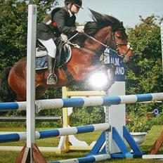 Anden særlig race (¯`v´¯)Lukas SOLGT :'(