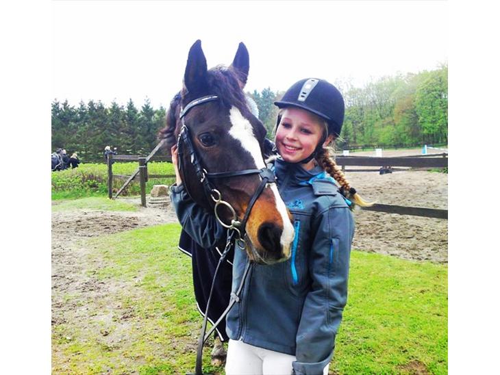 {{currentPhoto.altText}} billede {{currentPhoto.number}}