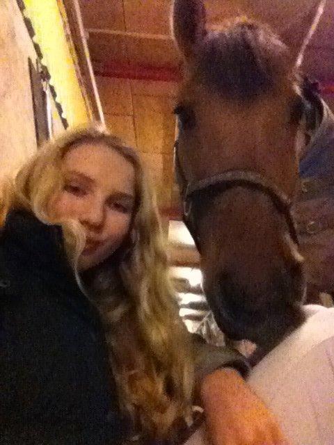 Anden særlig race Grønagergårds Ricki - Lidt hygge efter stævne, hvor han lige syntes at jeg skulle nulres lidt med mulen <3  September 2013 billede 18