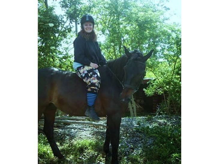 {{currentPhoto.altText}} billede {{currentPhoto.number}}