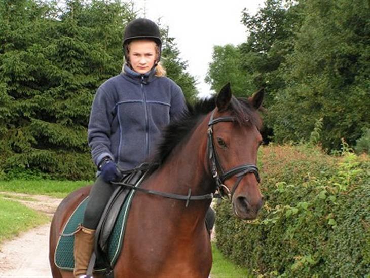 {{currentPhoto.altText}} billede {{currentPhoto.number}}