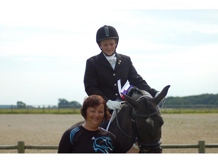 {{currentPhoto.altText}} billede {{currentPhoto.number}}