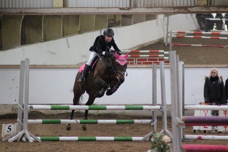 Anden særlig race Dücell - Startede 90 cm på hjemmebane, og vi fik en fin rød roset til samlingen <33 billede 20