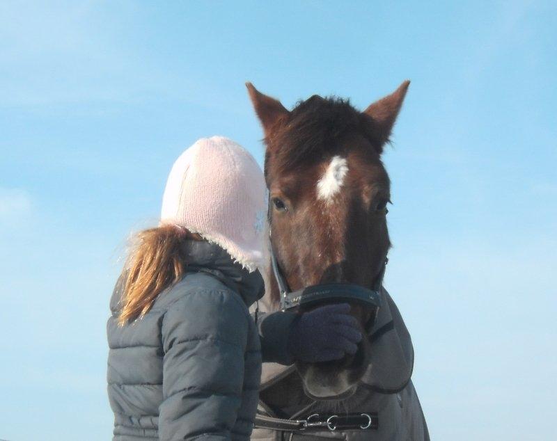 Connemara Quiva <3 - Ihh, hvor kan han altså bare være sød når det gælder min lillesøster :p <3 - Januar 2013 billede 24