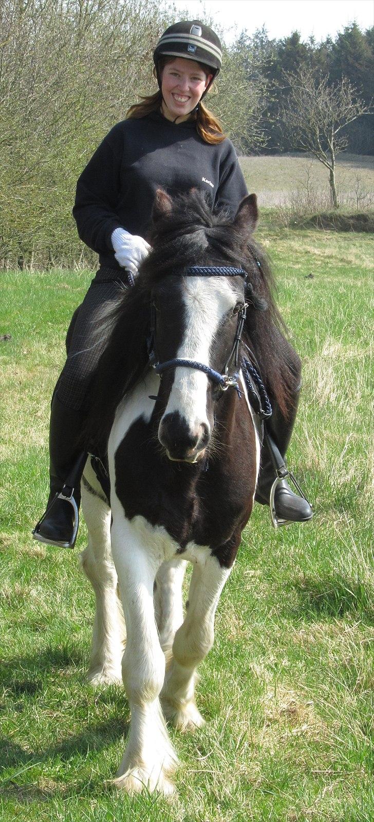 Irish Cob <3 Kaipo <3  - # 5. Mig og Kaipo på hygge/skovtur. Taget den 21 april 2011 af min dejlige mand.  billede 5