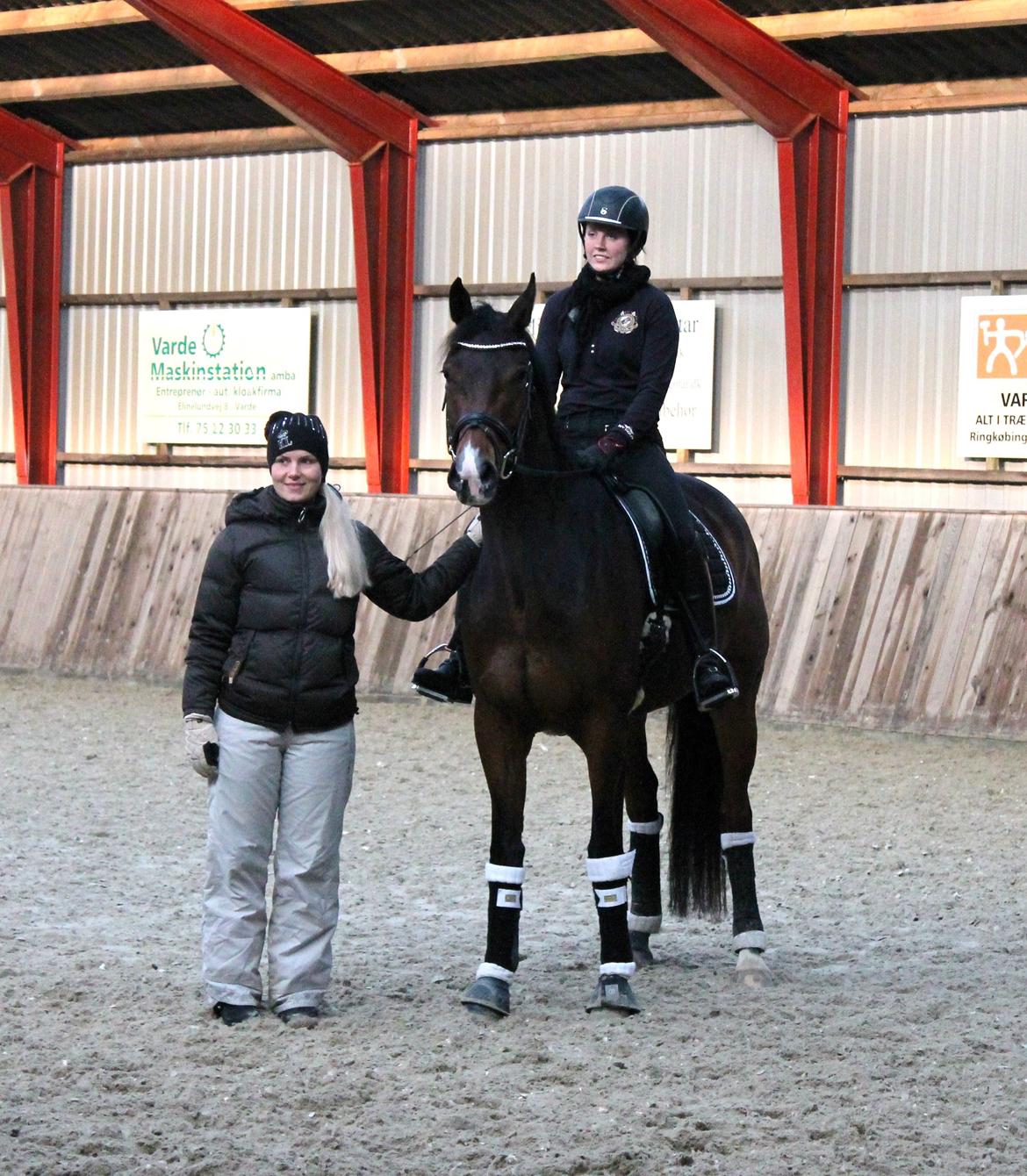 Dansk Varmblod Ørsbjerggårds Bacchus - D.13-14 Dec. 2014 - Undervisning af Anna. Her blev vi lige fotograferet til Uge Avisen :-D billede 5
